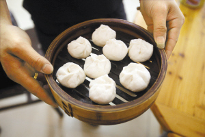 网友曝小笼包添加明胶 商家纷纷否认