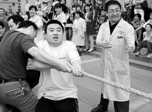 默默“指”持