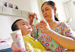 外婆病床前苦守9月植物人孙儿开始哭泣