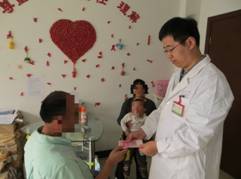 北京市石景山区疾控中心加强艾滋病病毒感染者和病人关怀救助工作