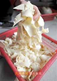 对黄喉毛肚等水发菜品 成都部分火锅店开始说不