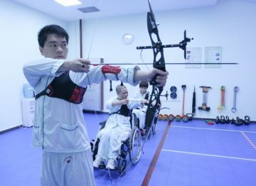 我国首个射箭治疗室落户广东
