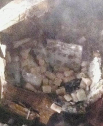 快件里冒出刺鼻白烟 五位快递小哥闻后送医急救
