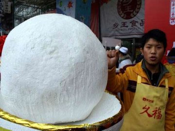 百斤大汤圆亮相成都 主人称无锅能煮