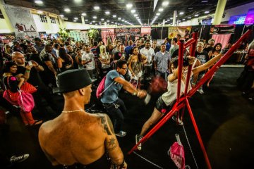 美国2013情色博览会 随处可见的“性”