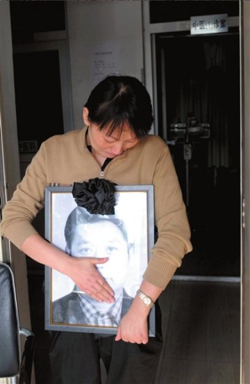 男子私人诊所输液后猝死