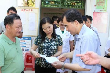 李熙刘谦赴教育实践活动联系点调研