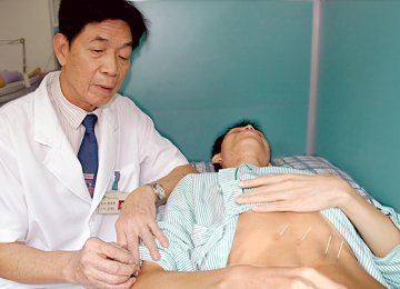 飞针大师治面瘫：原发继发中西治疗有别