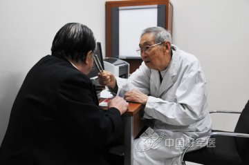 二炮总医院八旬老专家文凯明：为患者治好病是我最大的快乐