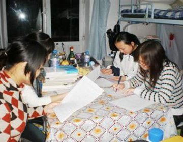药学院药事管理与法规教研室利用多样化教学模式进行改革实践