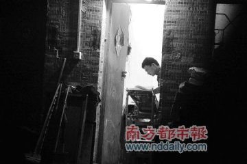 深圳龙岗黑作坊生产污水馒头 糖包子有蛀虫