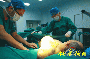 临床快递：湘雅专家为七旬老汉成功切除全球罕见巨型动脉瘤