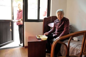 老人午餐吃什么？