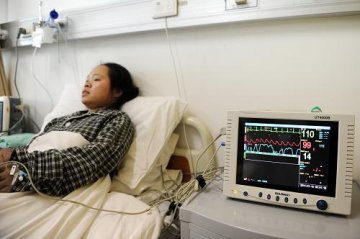 浙江温岭大火伤者在医院接受救治