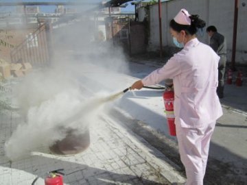 中国康复研究中心培训医护人员扑救初起火灾