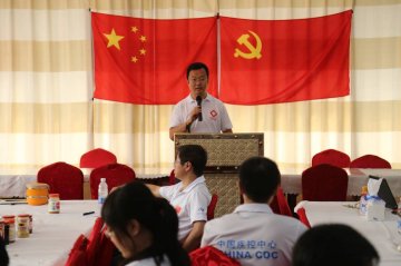 援非抗疫一线学“两会”