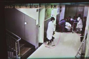 产妇母子双亡 因没值班医生接生？