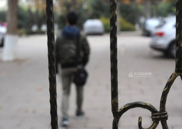 记录90后艾滋病大学生的一天