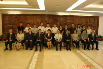 海峡两岸中医药研究与交流工作小组第三次会议在北京举行