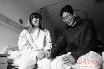 深情女子捐肾救尿毒症前夫 称“你活着才有家”