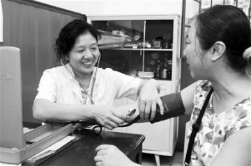 女医生在停产工厂医务室坚守14年