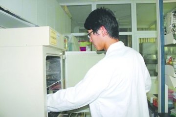 大学生自制皮革老酸奶
