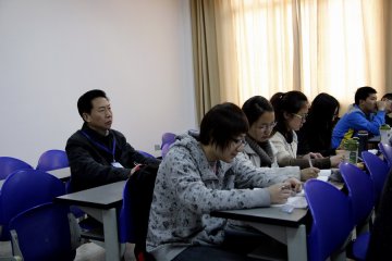 校领导集中听课为教学问诊把脉