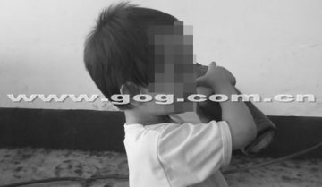 3岁男孩喝酒成瘾 出现注意力不集中症状