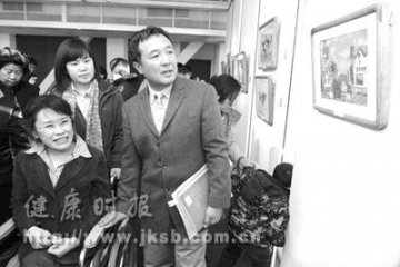 北京：自闭症儿童画展开幕