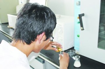 大学生自制皮革老酸奶