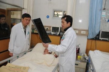 云南省第一人民医院神经外科成功实施颅内复杂性巨大肿瘤切除术