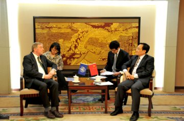吴浈会见世界卫生组织基本药物和健康产品司杨切雷司长和世界卫生组织驻华办公室施贺德代表