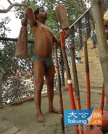 图说男性丁字裤起源