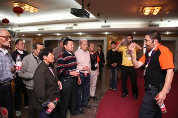 省医举办发声训练班 请香港老师教无喉者开口说话