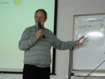 瑞典著名心理学家罗兰在我校举行交互分析学派讲座