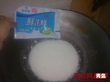 新希望琴牌奶连煮三袋全结块 遭市民投诉
