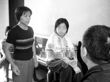 女孩患病称奶是鬼 父请法师驱鬼