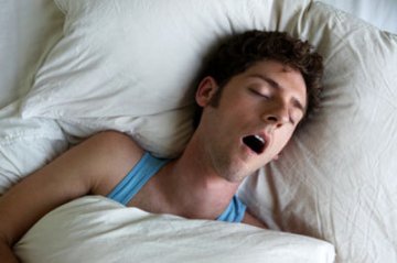 打鼾：若影响睡眠最好去医院就诊