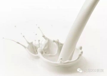 军医提醒：母乳喂养，抵制“伪科学”