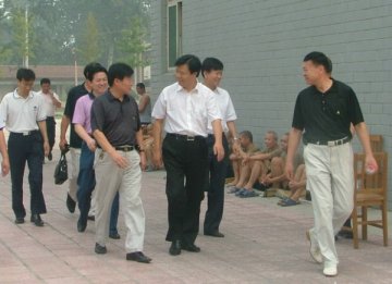 省民政厅厅长古怀璞、副厅长张连忠到省荣军医院指导工作