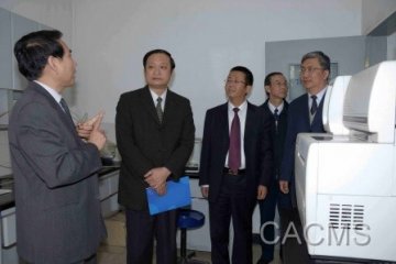 王国强副部长一行到西苑医院调研