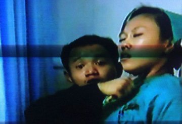 江西女护士医院遭劫持 打落匕首成功自救