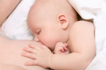 让人动容的母乳喂养温馨时刻
