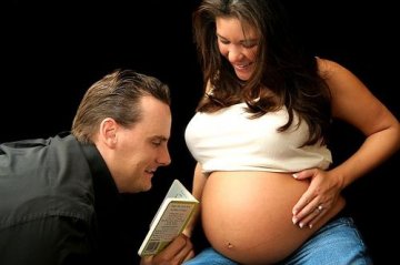 孕妇禁忌：孕期给孩子读什么好？