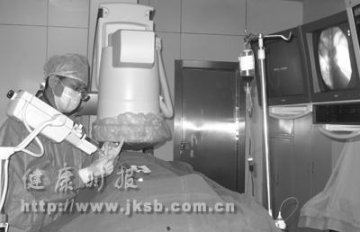 空军总医院：救治大咳血患者
