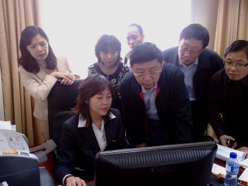 广东省卫生厅领导一行到北京12320考察学习热线建设工作