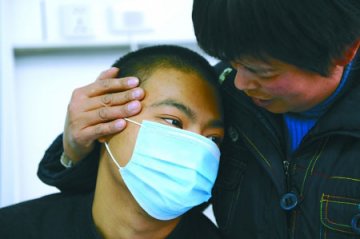 男子患白血病无钱换骨髓 称愿意打工30年换资助