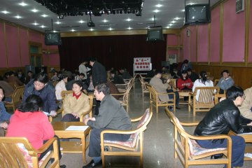 医学部工会举办迎“五一”第三届棋牌比赛