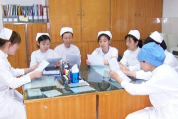 血液病医院开展“抵制假药”宣教活动