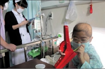 11岁女童病重急需血小板 高校生响应求助献血救人